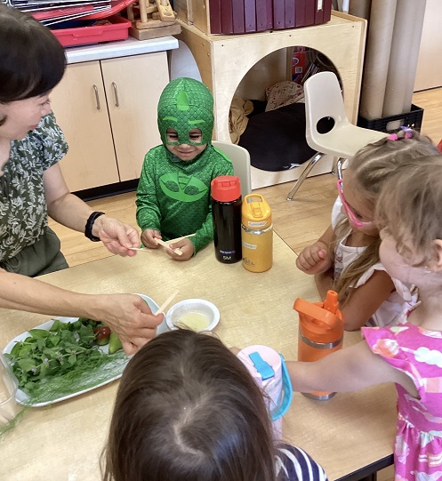 children taste testing foods